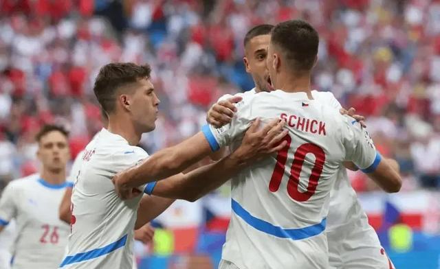 关于欧预赛巅峰对决，谁能笑到最后？的信息