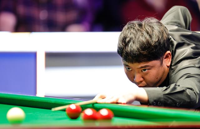 关于重庆队在角逐中取得压倒性胜利的信息