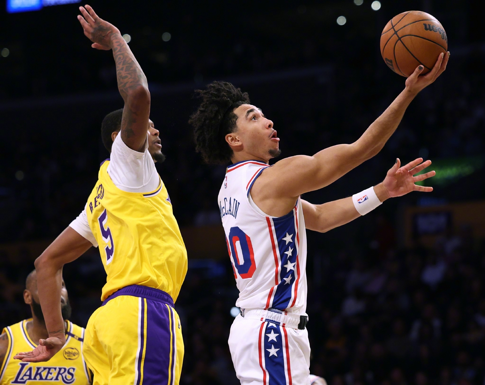 美国男篮横扫篮网B队，浓眉打破历史纪录的简单介绍