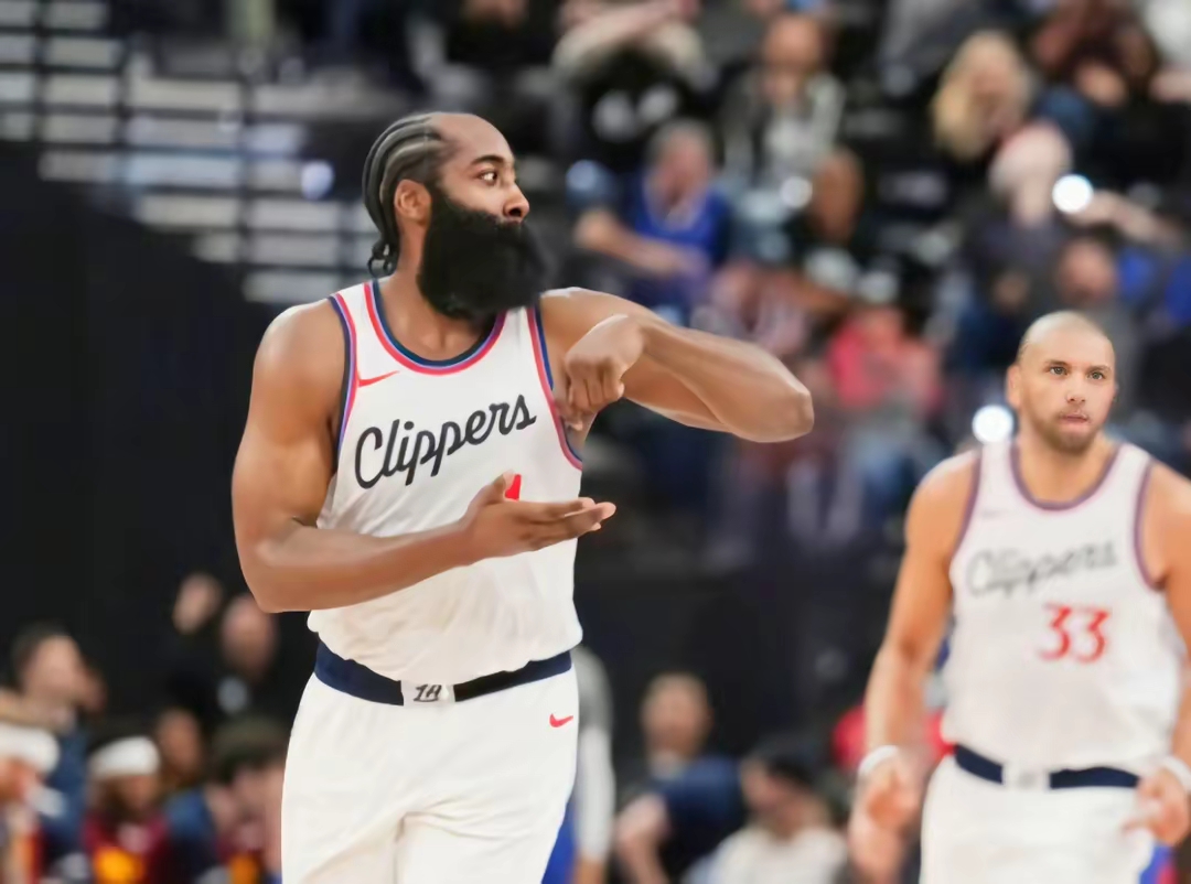 美国男篮横扫篮网B队，浓眉打破历史纪录的简单介绍