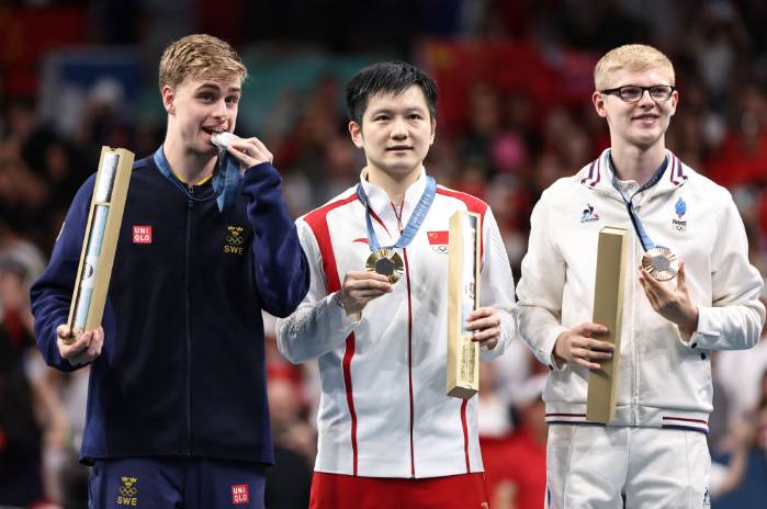 包含日本队完胜德国队，樊振东点燃赛场的词条