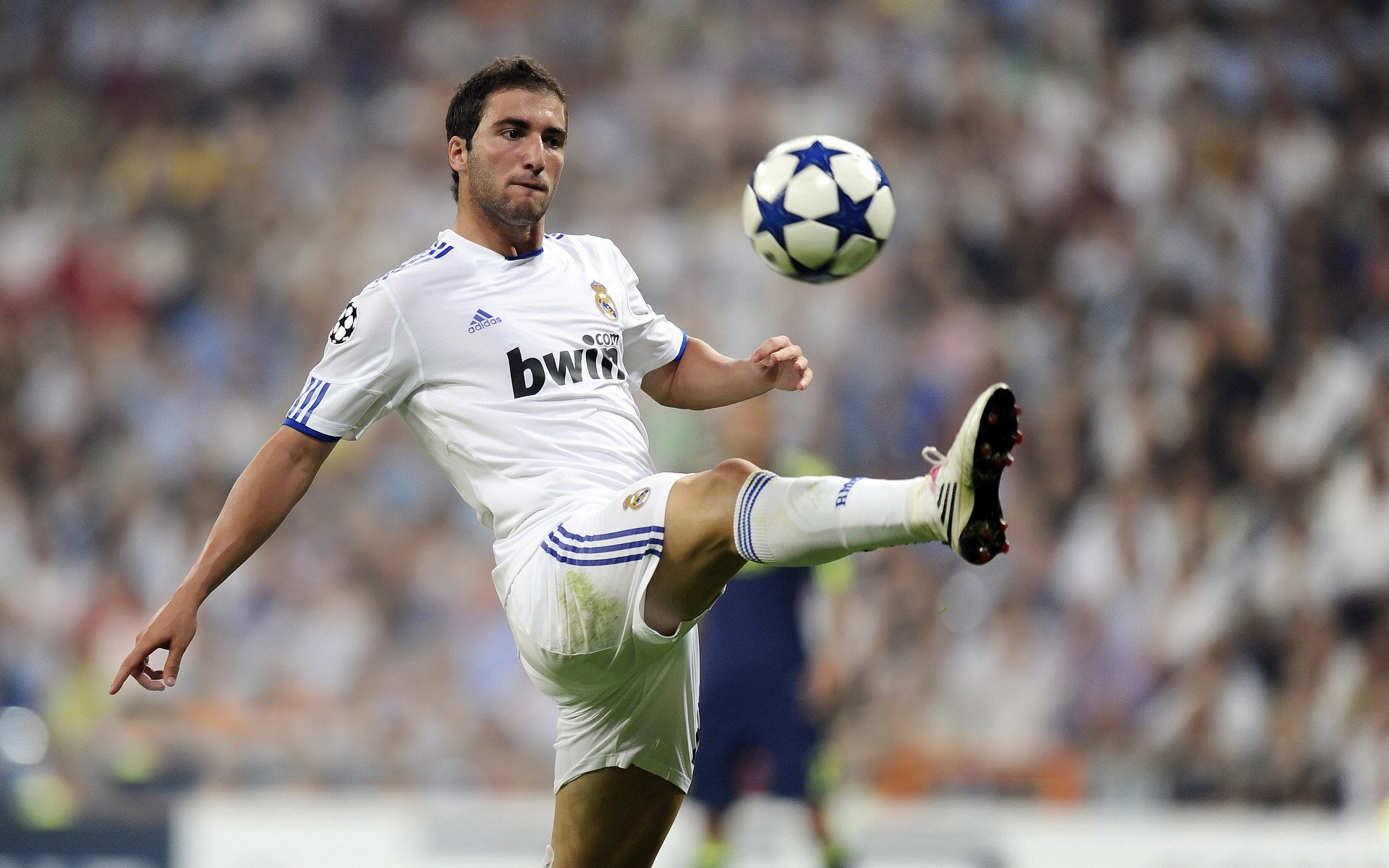 赛道与绿茵的跨界交锋，F1墨西哥站与切尔西的收割之谜