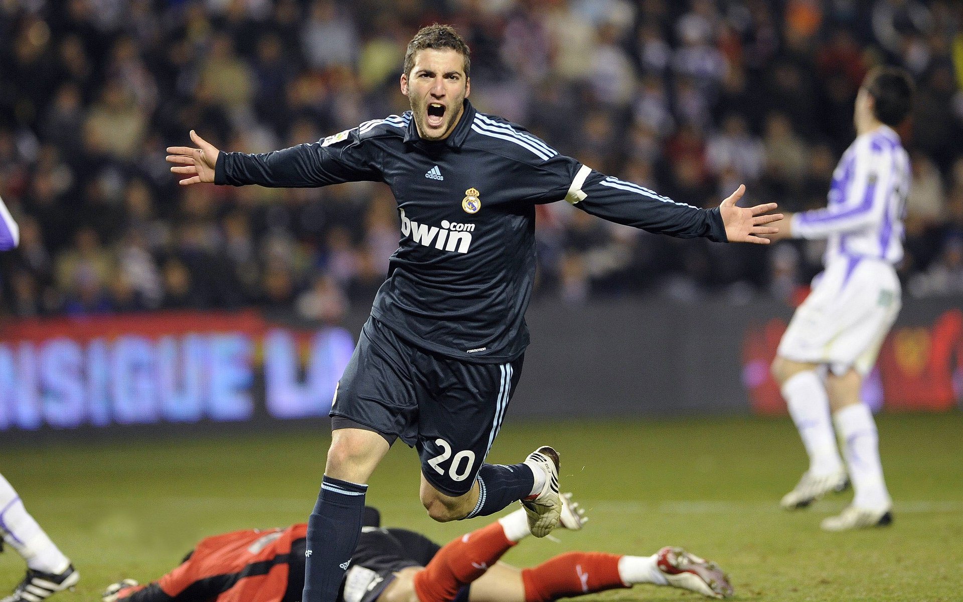 速度与传奇的交汇,F1年度争冠之夜,莫德里奇完成里程碑