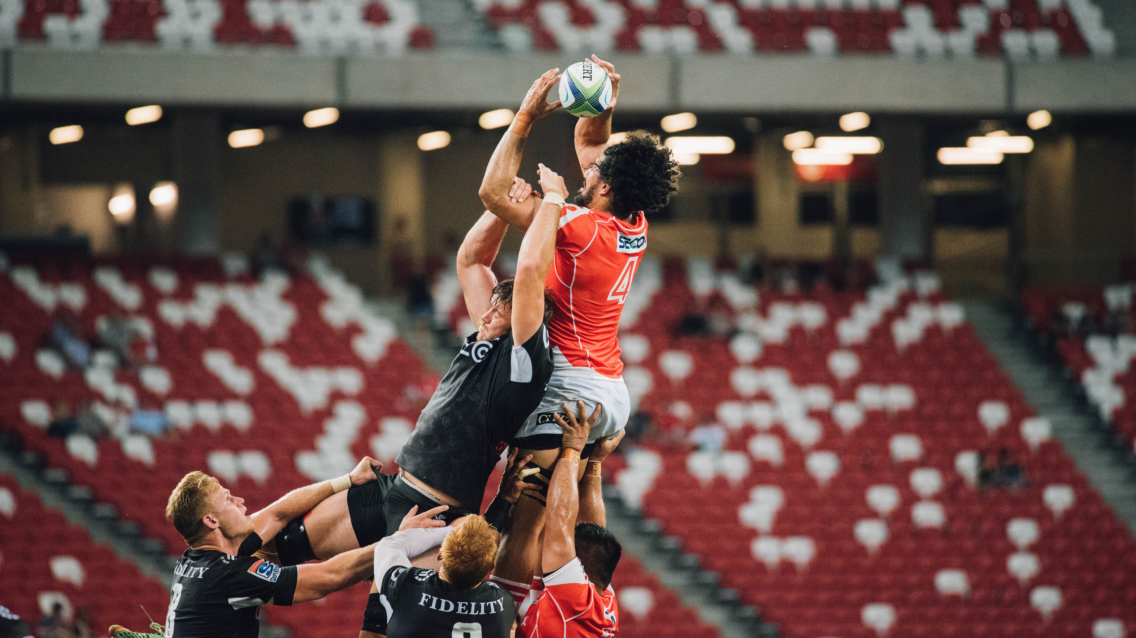 舞台越大，他越强，伦纳德用马刺打穿雄鹿，定义何为大场面先生