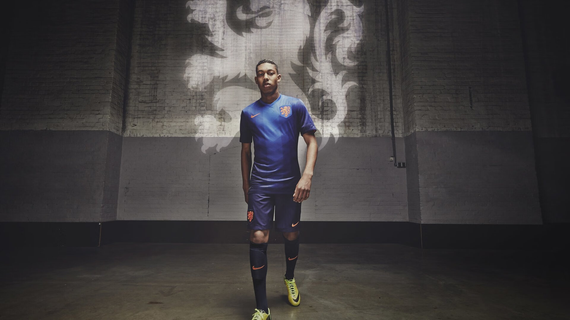 波尔神威震绿茵，波兰队战术完胜，日耳曼战车黯然失色